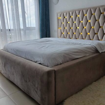 5by6 Chesterfield Velvet Bed