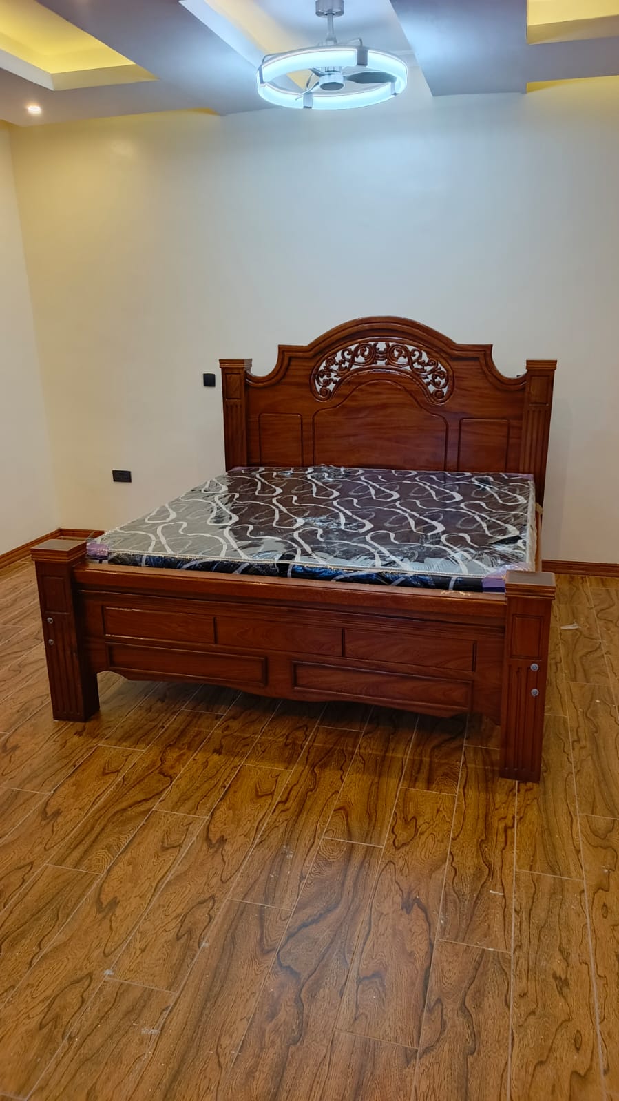 6 by 6 Mahogany Bed 6 by 6 Mahogany Bed