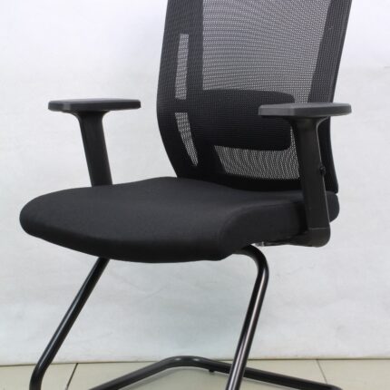 Ergonomic Visitor Chair