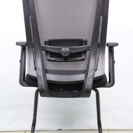 Ergonomic Visitor Chair