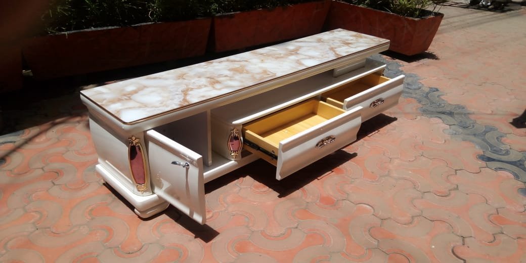 2026/08/13757.jpg Extendable Glass tv stand - Image 1