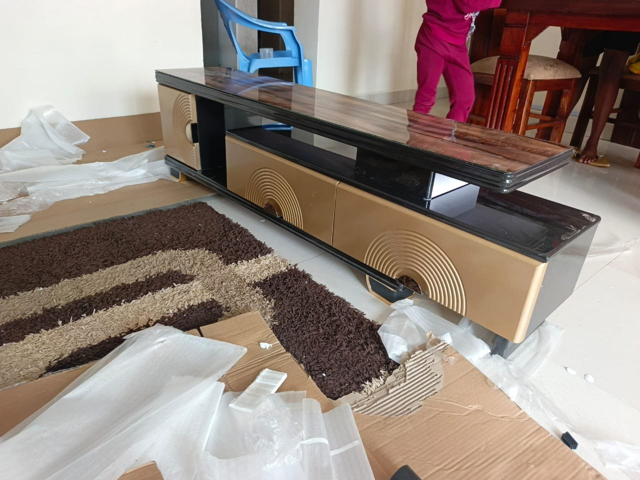 2026/08/13775.jpg Modern Tv Stand - Image 1