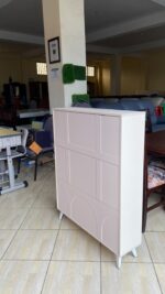 Modern Show Rack